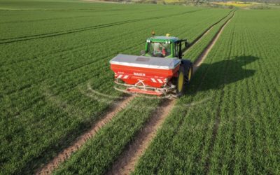 Fertilizer machine out on the fields.