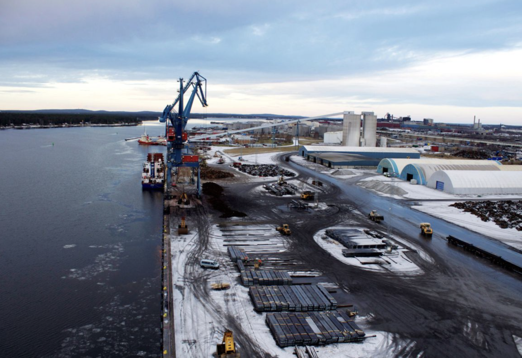 Luleå sea port with boats and cranes.